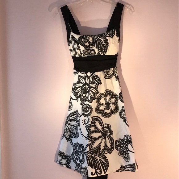 50's Inspired Dress - Picture 6 of 7